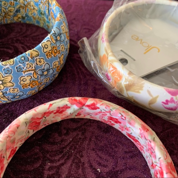 Set of 3 new fabric bracelets - Picture 2 of 3